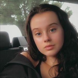 Meet your Posher, Isabelle-rose